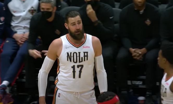 J. Valančiūnas ir „Pelicans“ krito prieš „Suns“ (VIDEO)