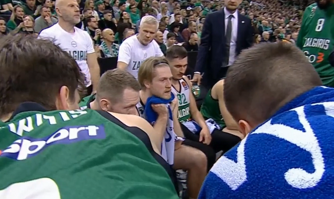 Pamatykite: A. Trinchieri emocijos per minutės pertraukėles prieš „Panathinaikos“
