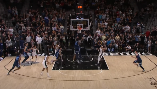 Gražiausias NBA nakties epizodas - pergalingas J. Jacksono metimas (VIDEO)