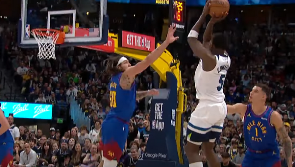 Gažiausias NBA nakties epizodas - efektinga A. Edwardso ataka (VIDEO)