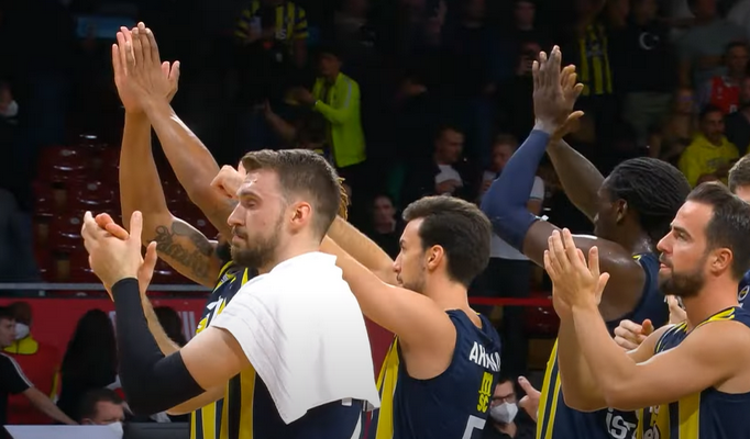 „Fenerbahče“ laimėjo dviejų pratęsimų dramą Bursoje