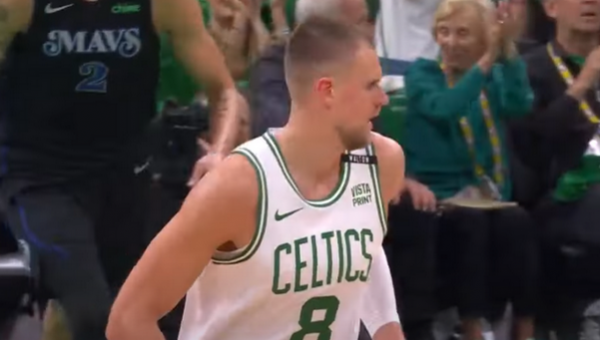 K. Porzingis žaidė puikiai, o „Celtics“ finale pranoko „Mavericks“