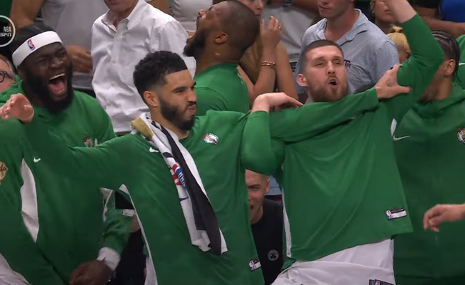 „Celtics“ atsidūrė per žingsnį nuo NBA titulo (VIDEO)