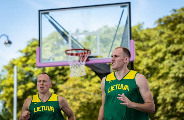 Olimpiados startas: Lietuvos trijulių rinktinė nusileido latviams