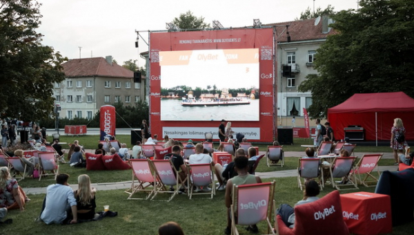 Fanų zona Klaipėdoje kviečia: išskirtinis gyvas pokalbis su J. Valančiūnu