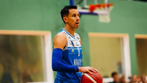 M. Lukauskis nekabina sportbačių ant vinies
