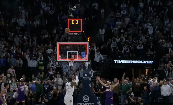 Gražiausias NBA nakties epizodas - pergalingas „Timberwolves“ puolėjo metimas (VIDEO)