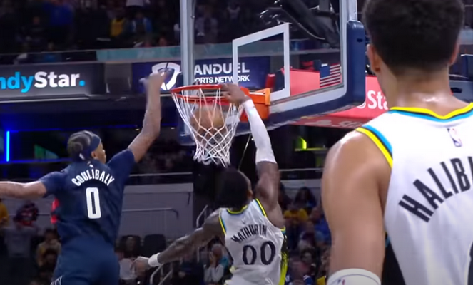 Gražiausias NBA nakties epizodas - galingas B. Mathurino dėjimas (VIDEO)