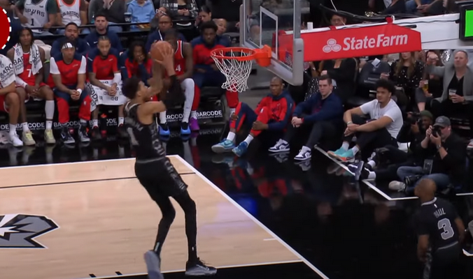 Gražiausias NBA nakties epizodas - efektingas V. Wembanyama skrydis (VIDEO)
