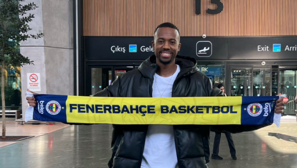 Oficialu: „Fenerbahče“ gretas papildė E. McCollumas