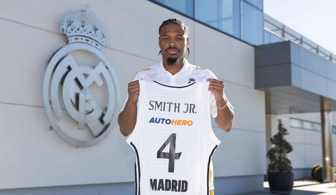 Oficialu: „Real“ gretas papildė D. Smithas