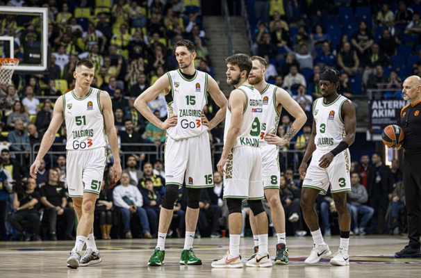 „Žalgirio“ fanai: „Šiemet „Žalgiris“ yra dviejų kėlinių komanda“