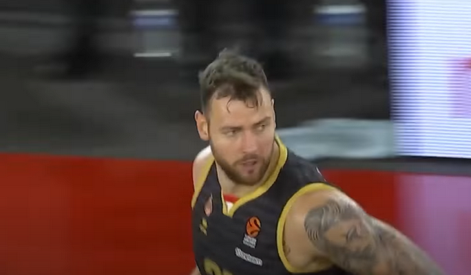 D. Motiejūno klubas nusileido R. Giedraičio ekipai (Laimėjo „Barcelona“, „Virtus“ ir „Baskonia“)