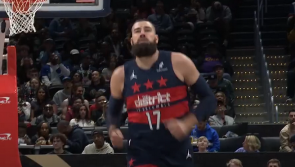 J. Valančiūnas ir „Wizards“ iškovojo pergalę, o D. Sabonio klubas buvo sutriuškintas