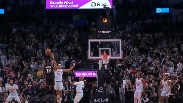 Gražiausias NBA nakties epizodas - pergalingi B. Adebayo taškai (VIDEO)
