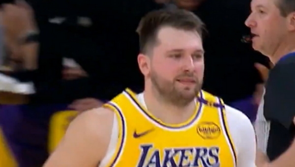 „Lakers“ suklupo prieš autsaiderius