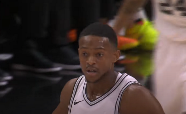 Smūgis „Spurs“ komandai: D. Foxas šį sezoną neberungtyniaus