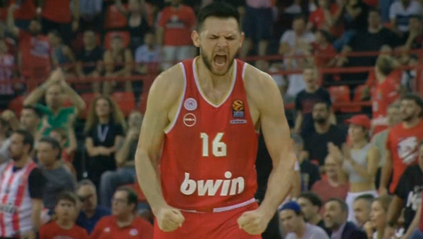 „Olympiacos“ įveikė „Real“ ir žengė į finalo ketvertą