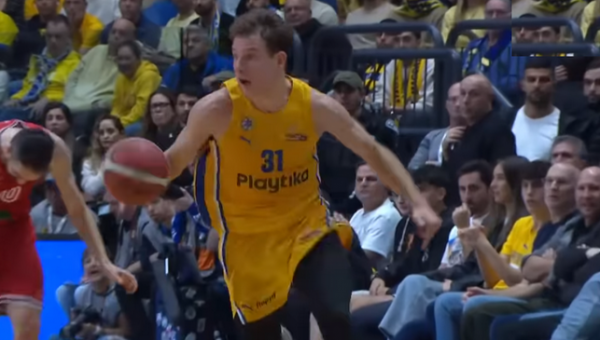 „Maccabi“ su solidžiu R. Jokubaičiu triuškinamai pradėjo ketvirtfinalio seriją
