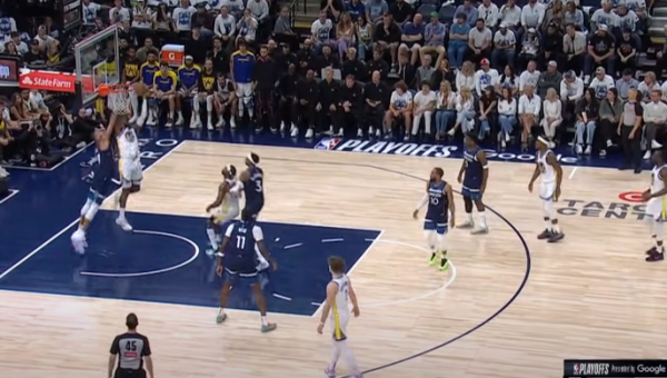 Gražiausias NBA nakties epizodas - J. Kumingos dėjimas per R. Gobertą (VIDEO)