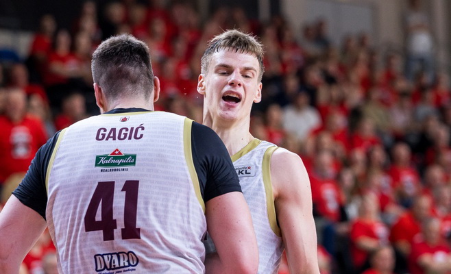 Švilpiko diena tęsiasi: oponentų teritorijoje triumfavęs „Lietkabelis“ pasiekė pusfinalį