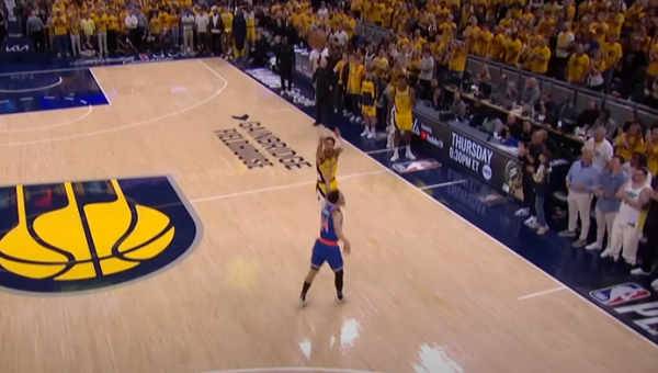 Gražiausias NBA nakties epizodas - labai tolimas T. Haliburtono metimas (VIDEO)