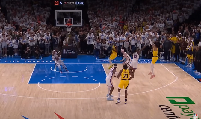 Gražiausias NBA nakties epizodas - pergalingas T. Haliburtono dvitaškis (VIDEO)