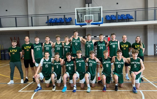 Vaikinų 15-mečių rinktinė surengė stovyklą ir sužaidė kontrolines rungtynes