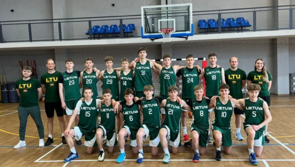 Vaikinų 15-mečių rinktinė surengė stovyklą ir sužaidė kontrolines rungtynes