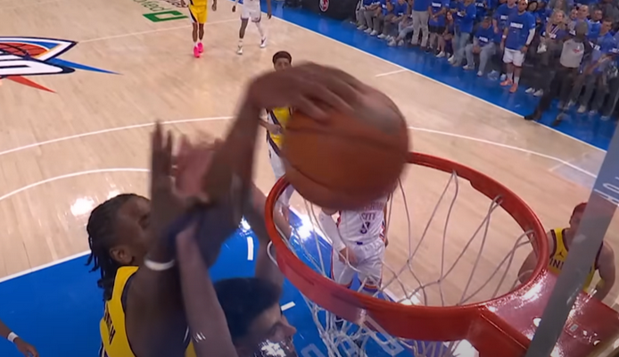 Gražiausias NBA nakties epizodas - galingas A. Nesmitho dėjimas (VIDEO)