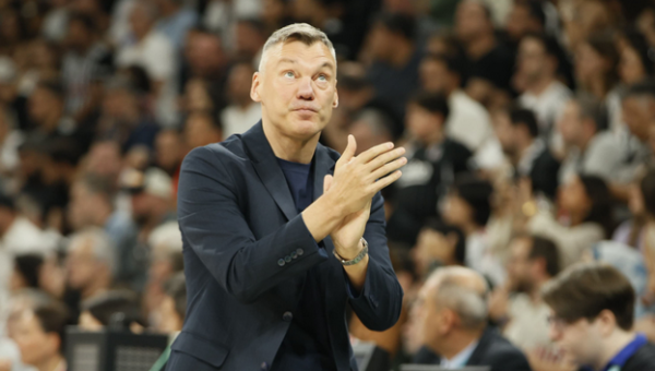Triguba karūna Šarui: fantastiškas „Fenerbahče“ sezonas vainikuotas Turkijos čempionų titulu