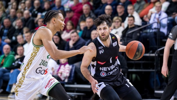 A. Ebo keliasi į Prancūziją, o N. Johnsonas rungtyniaus „Dinamo“ klube