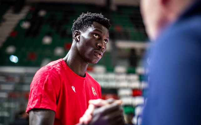 Paryžiaus komandoje - aukštaūgis iš Senegalo