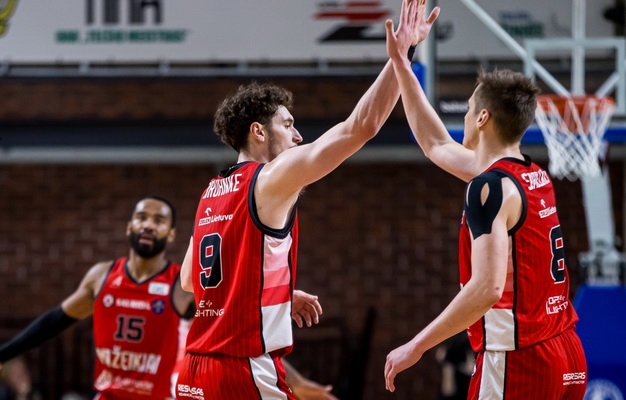 Ateinančiame NKL čempionate kovos 17 komandų