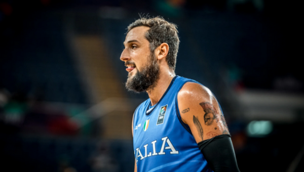 M. Belinelli kabina sportbačius ant vinies