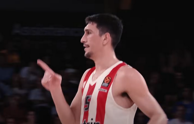„Olympiacos“ pratęsė kontraktą su G. Larentzakiu
