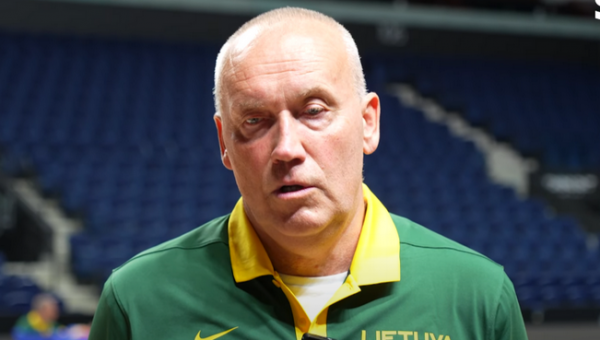 R. Kurtinaitis: „Visi 15 žaidėjų yra verti žaisti Europos čempionate“ (VIDEO)