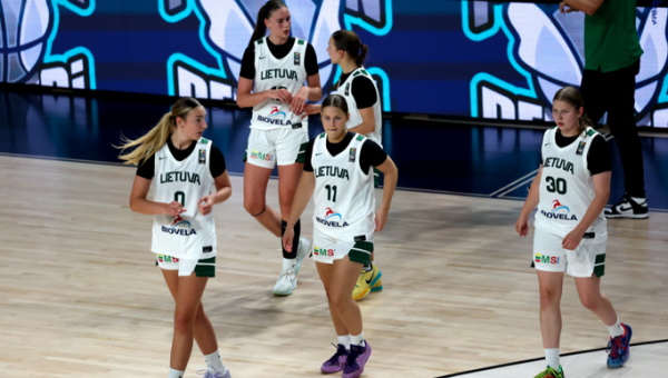 Sėkmingas startas: 16-metės Europos čempionatą pradėjo pergale prieš Ukrainos rinktinę  
