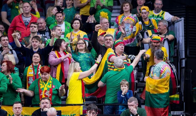 Alytuje susirinkę krepšinio fanai to pamatyti tikrai nesitikėjo: jiems šaukė „gėda!“