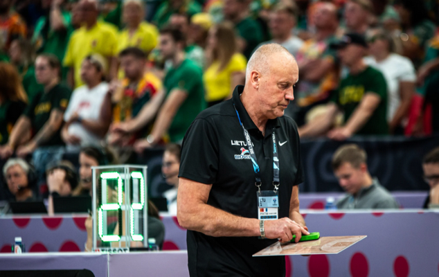 R. Kurtinaitis sukibirkščiavo su žurnalistu: „Abejojate mano sprendimais?“ (VIDEO)