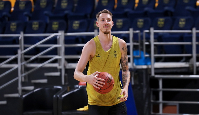 Rezultatyvaus A. Kulbokos komandos pergalę stebėjo ir Giannis su mama