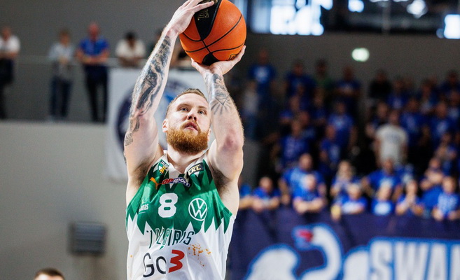 „Žalgiris“ saviems sirgaliams prisistatė užtikrinta pergale prieš šiauliečius