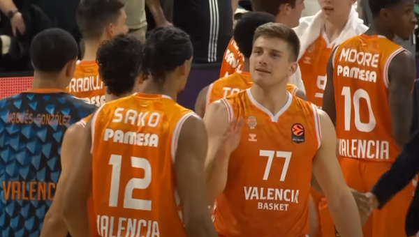 „Valencia“ Ispanijoje įveikė „Barceloną“