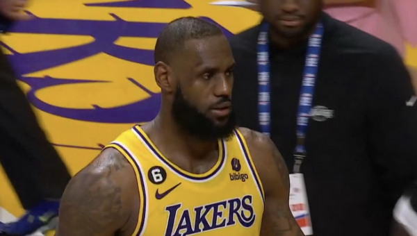 L. Jamesas praleis visas NBA ikisezonines rungtynes