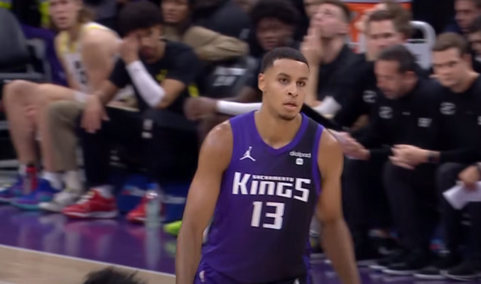 „Kings“ ilgam neteko puolėjo