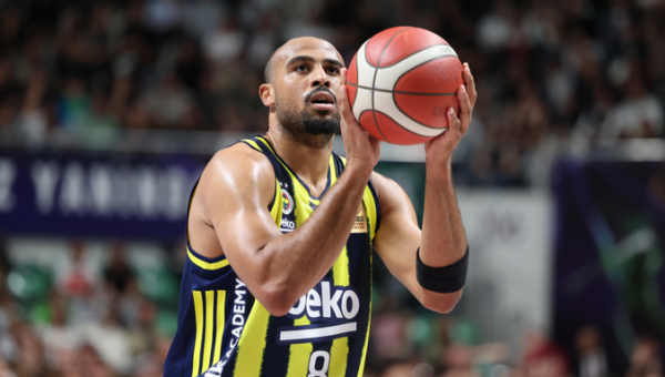 T. Hortonas-Tuckeris iškrito iš „Fenerbahče“ rikiuotės 