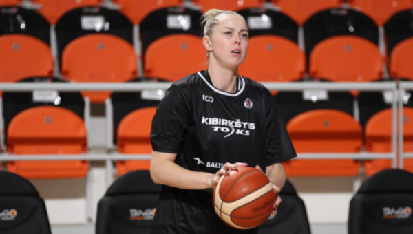 „Kibirkštis“ atsisveikino su aukštaūge L. Želnyte