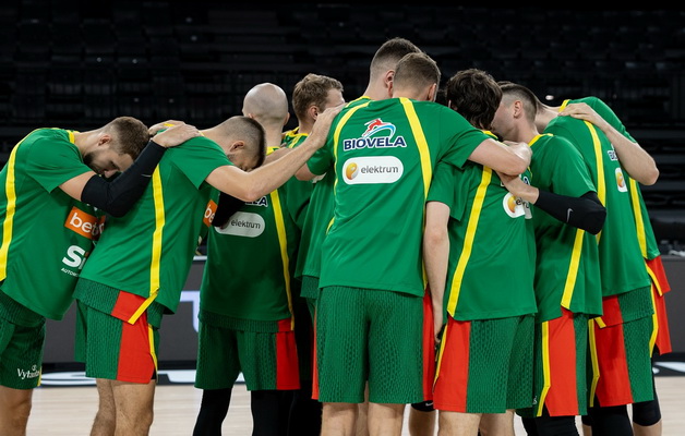 FIBA panaikino suspendavimą: Lietuvos rinktinė žais su britais