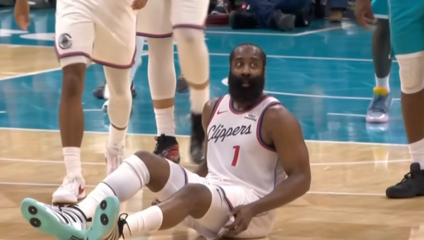 Įspūdingas J. Hardeno šou: „Clippers“ įveikė „Hornets“ (VIDEO)