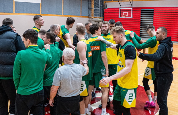 Lietuvos rinktinė su italais žais sausakimšoje „Švyturio“ arenoje
